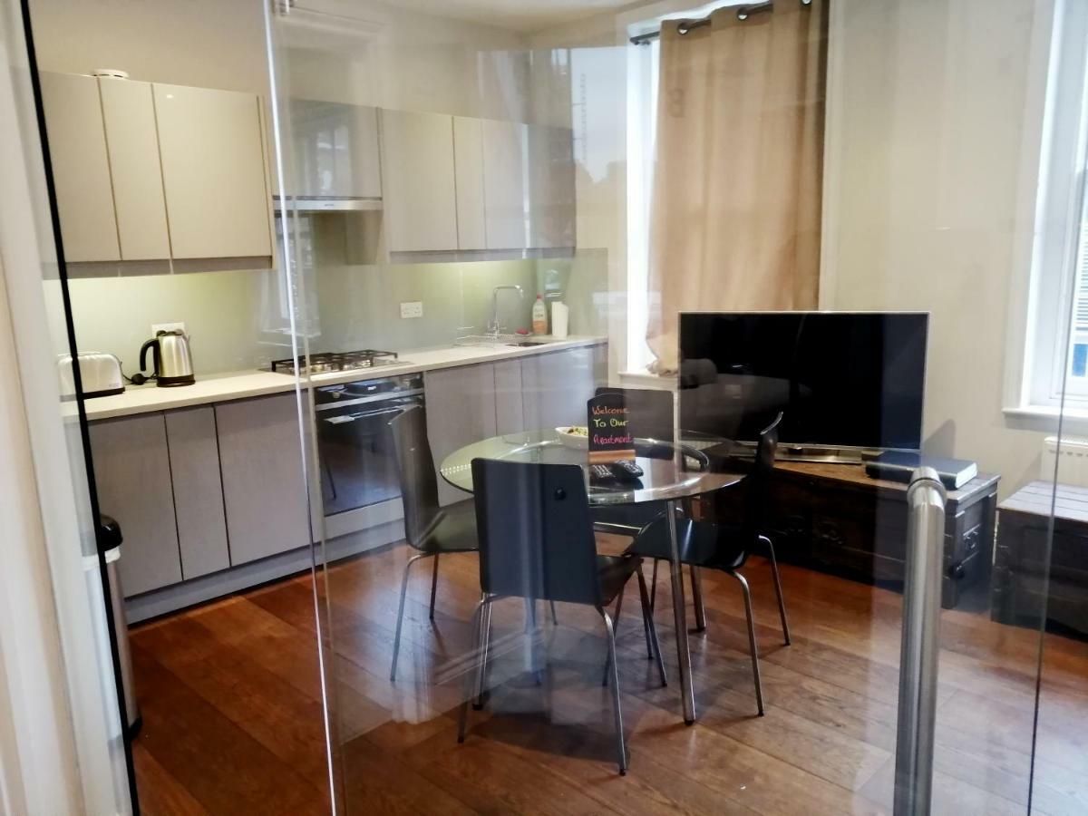 Stunning Soho Apartment ลอนดอน ภายนอก รูปภาพ